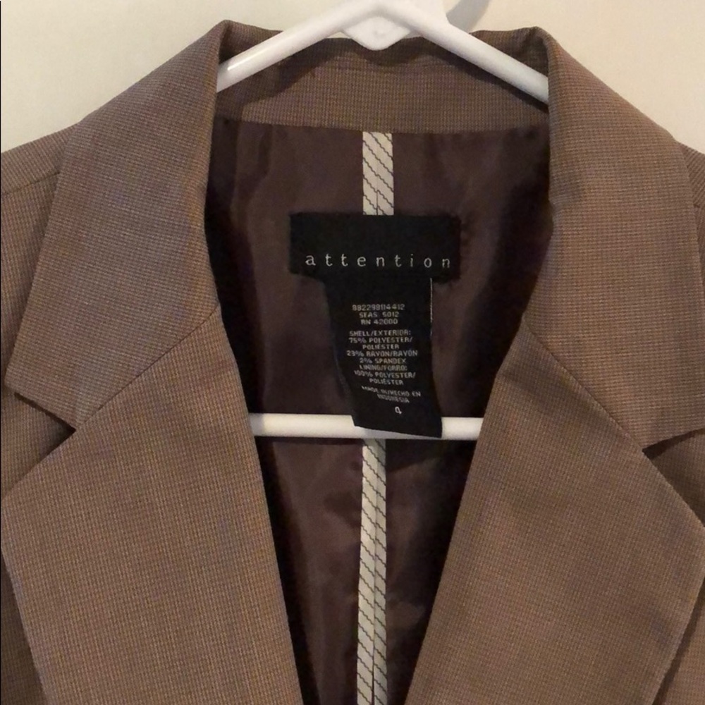 Tweed jacket. - Picture 2 of 5